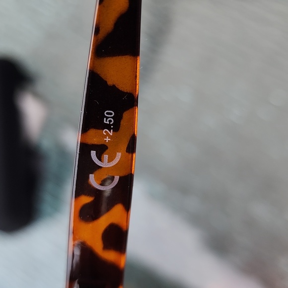 EyeKeeper Fashion Readers Women Tortoise +2.50 NWT X002KZLK3F - Picture 3 of 5